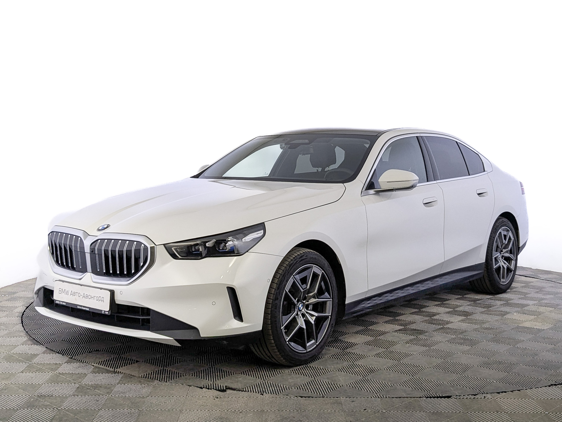 BMW 5 серии 2023 АКПП с пробегом 22 065 км 