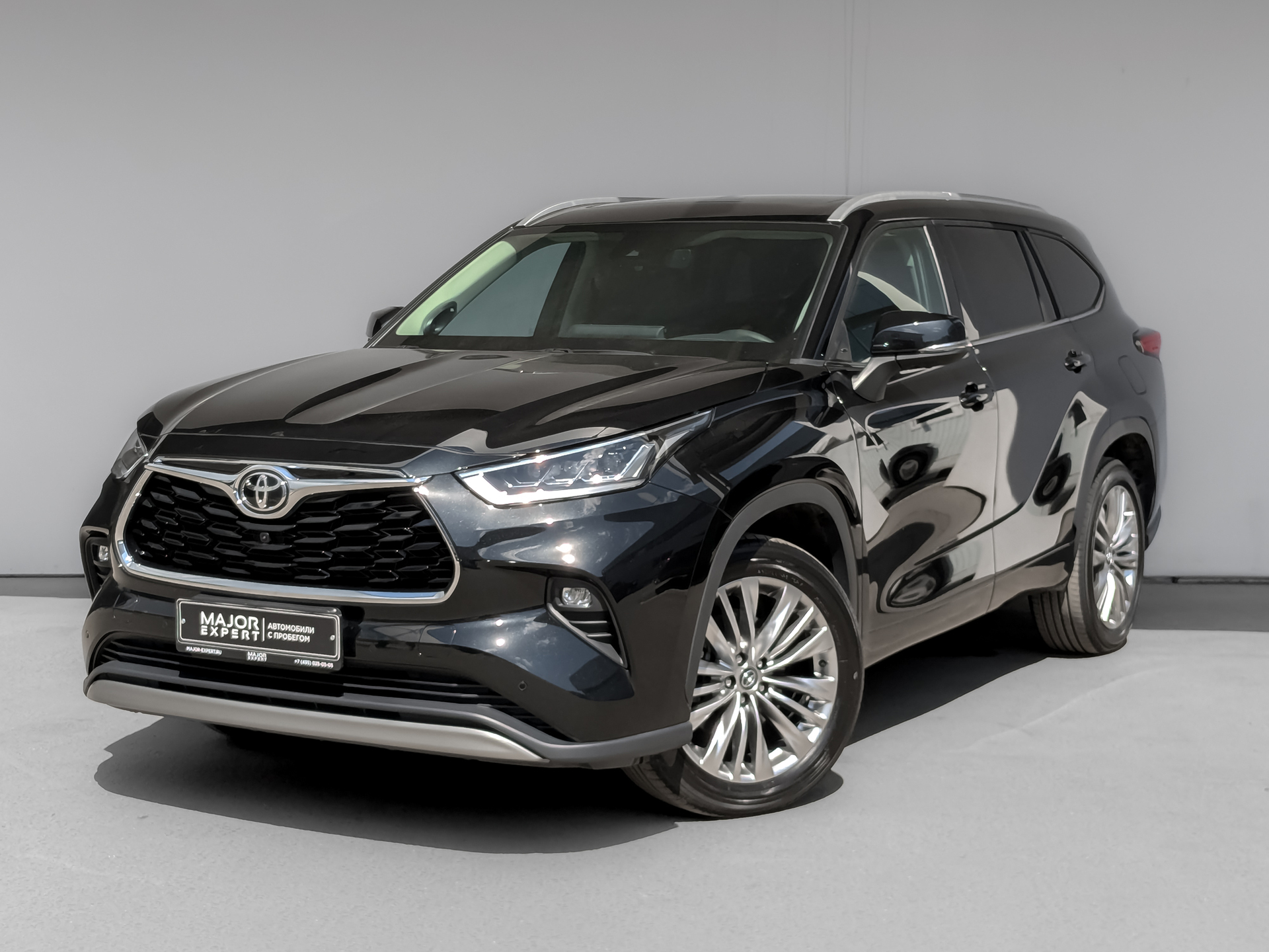 Toyota Highlander 2025 АКПП с пробегом 13 890 км 