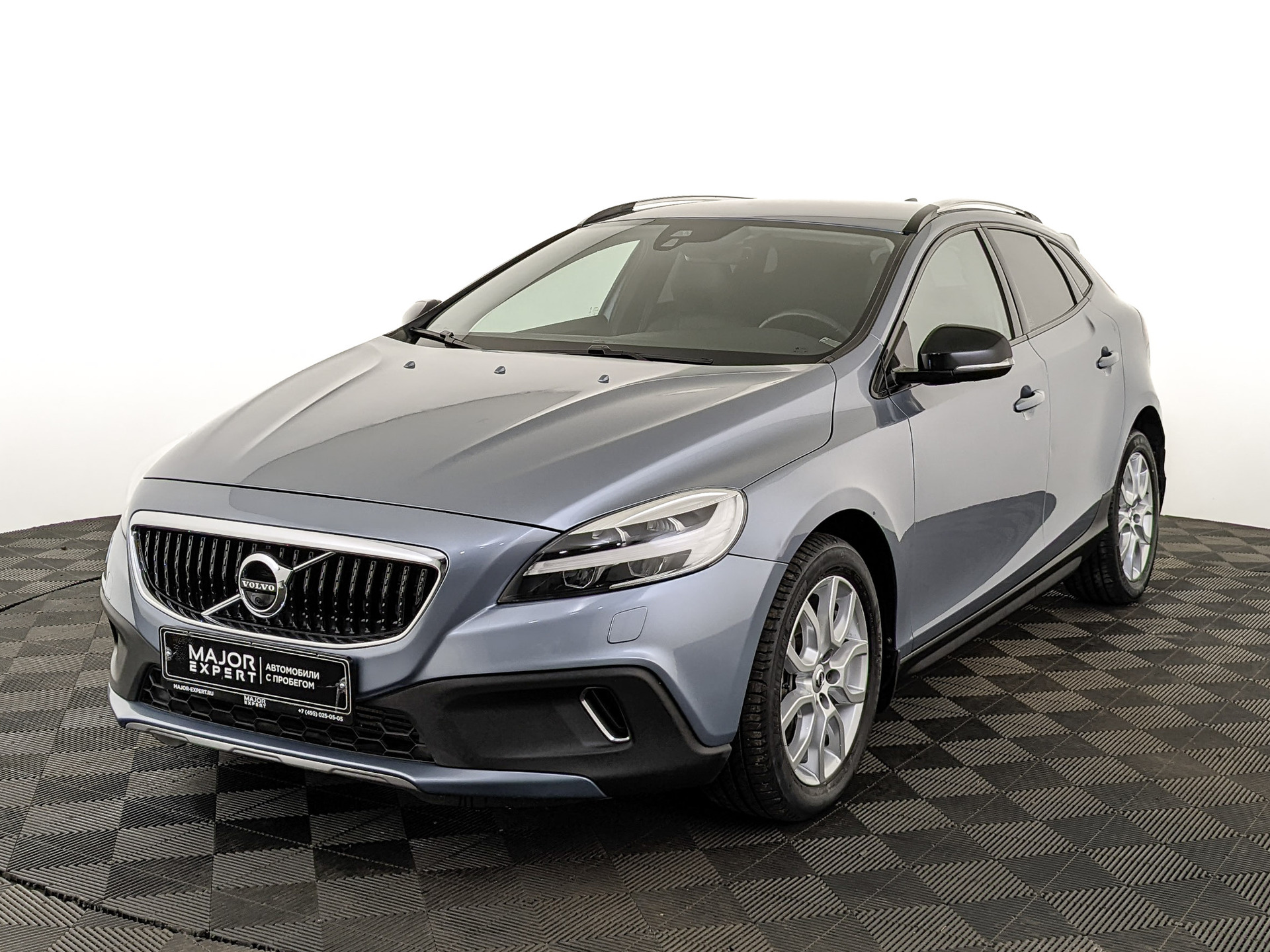 Volvo V40 Cross Country 2019 АКПП с пробегом 28 752 км 
