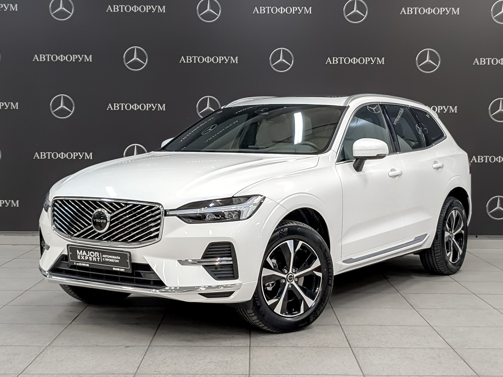 Volvo XC60 2025 АКПП с пробегом 3 800 км 