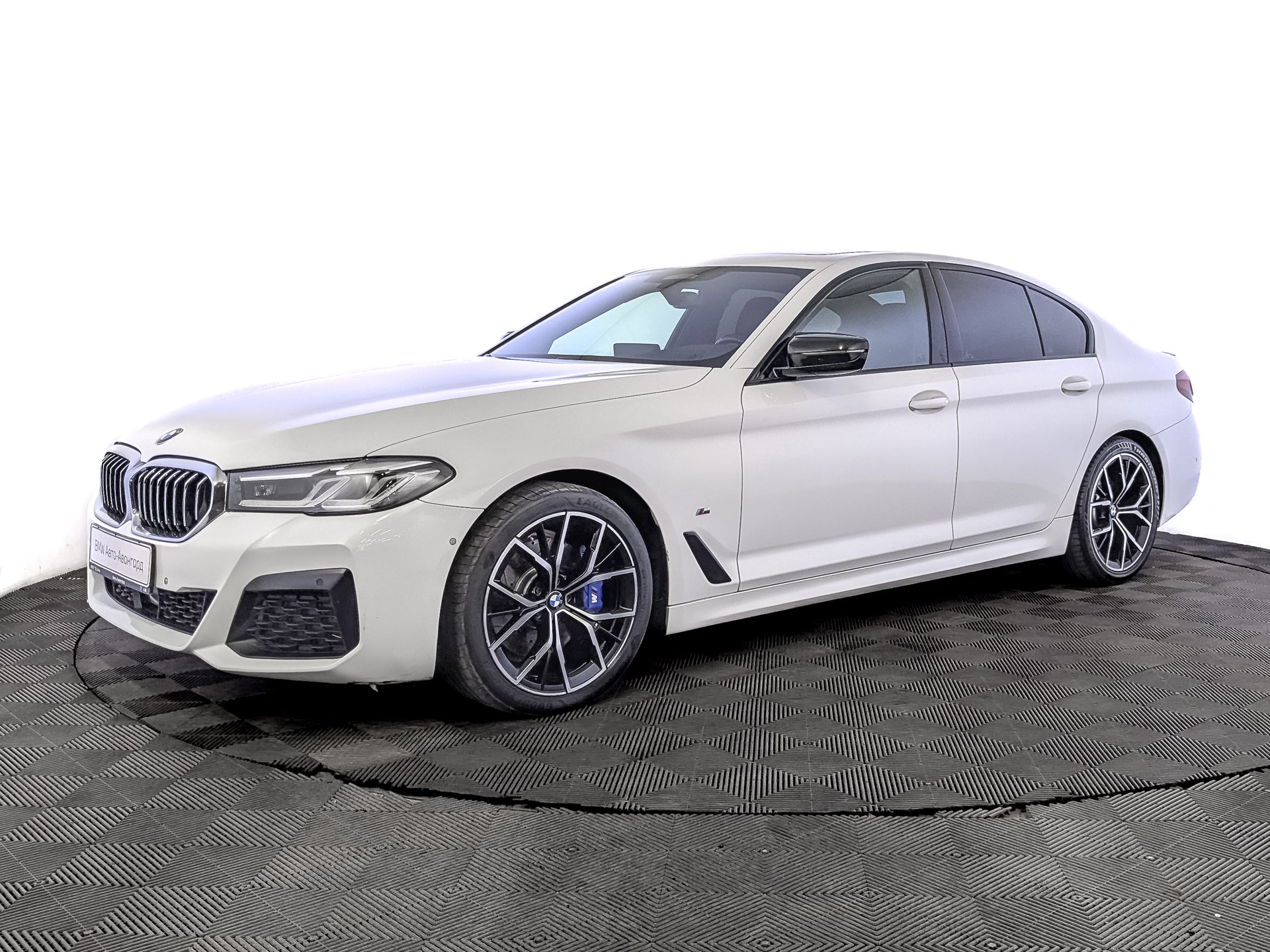 BMW 5 серии 2022 АКПП с пробегом 85 692 км 