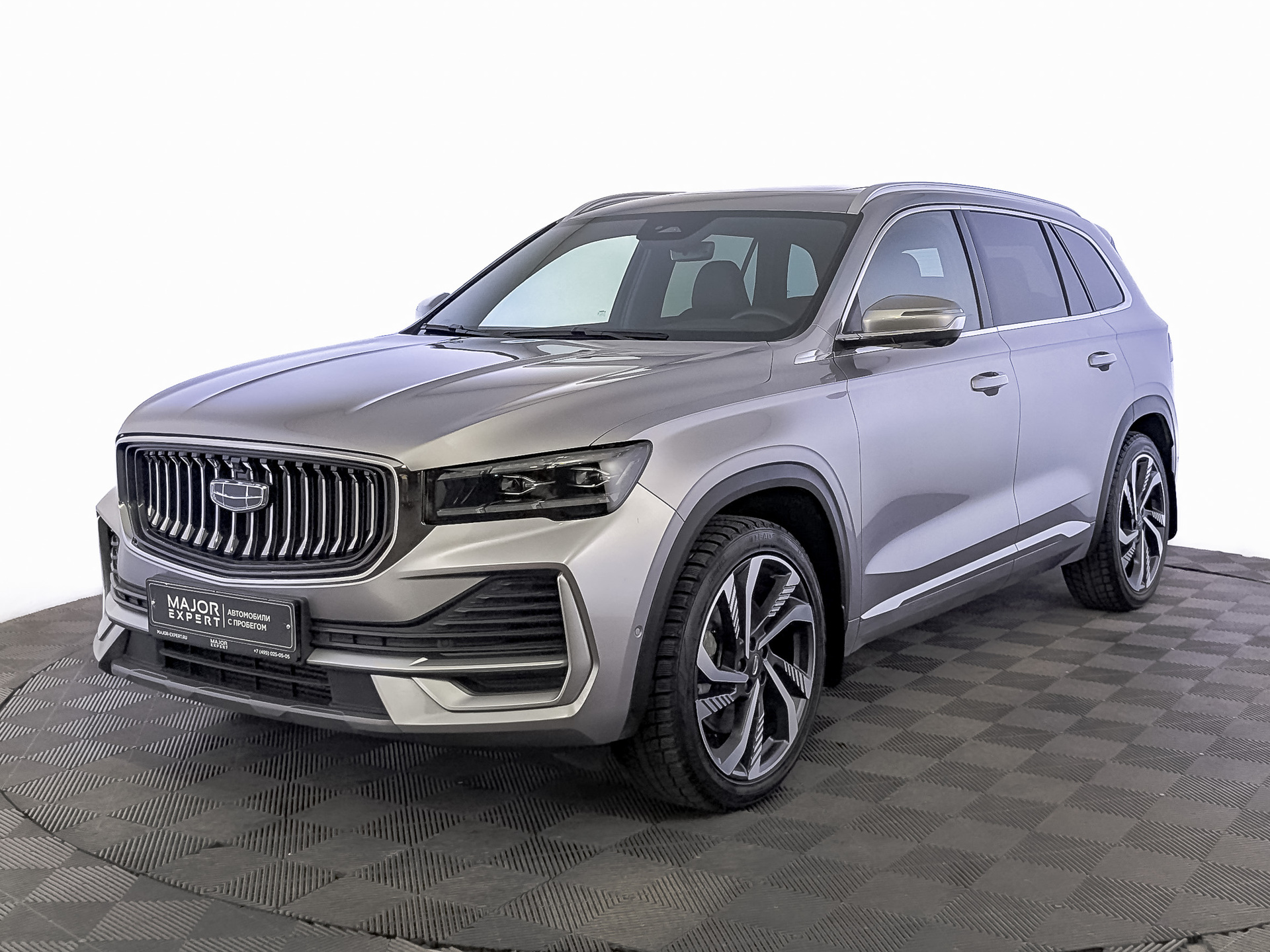 Geely Monjaro 2024 АКПП с пробегом 46 323 км 